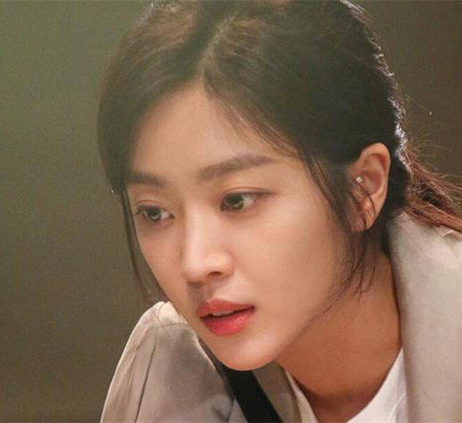 赵宝儿现在几岁绯闻情史遭扒与温朱万因何分手