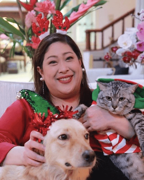 泰国200斤公主迎38岁生日!穿紧身衣没脖子,精致五官跻身颜值担当