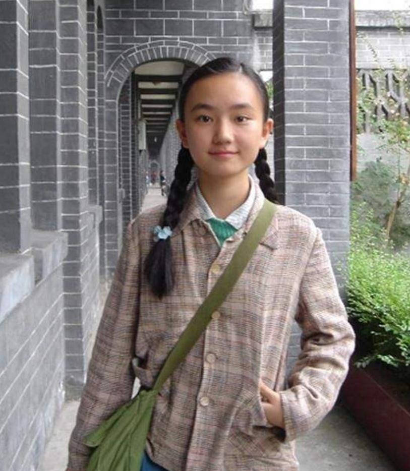 7岁出道演戏11岁成为红极一时的童星长大后变美隐退成学霸