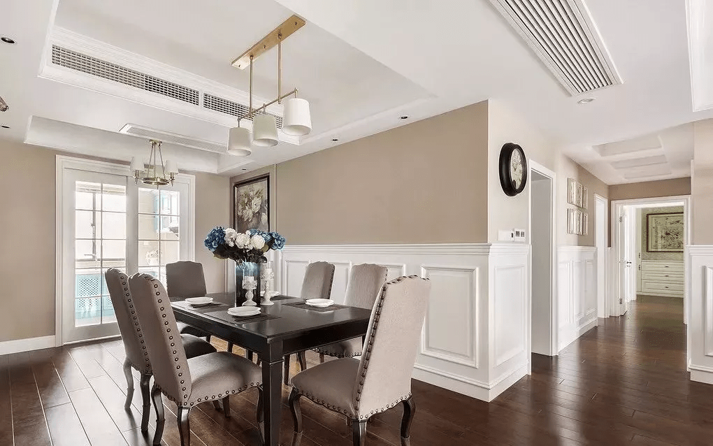 120㎡现代美式三居室,护墙板背景和衣帽间设计太赞啦