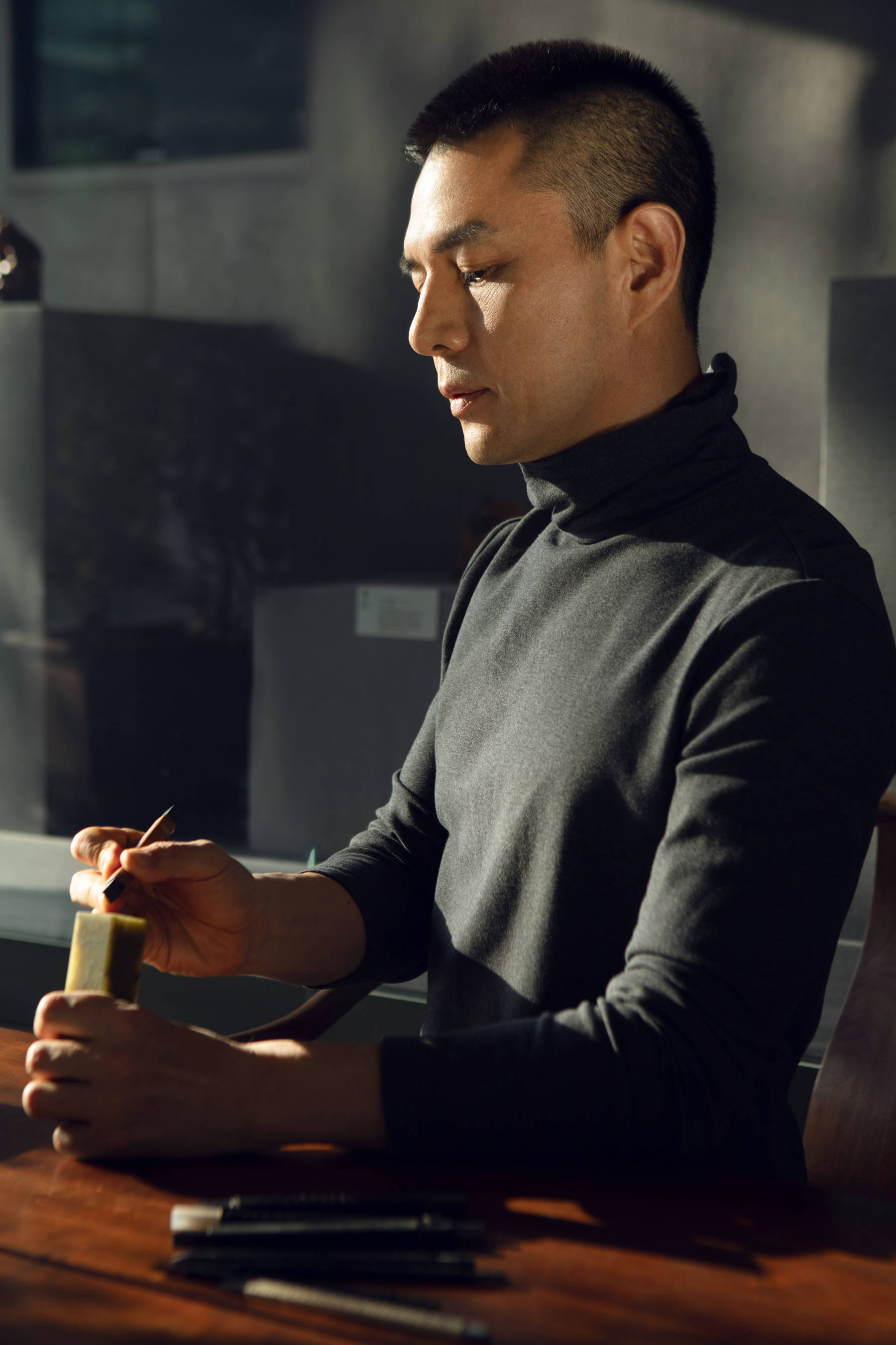 曾经的央视主播,事业拓出n重身份,活出了智美人生丨100个有品位的人