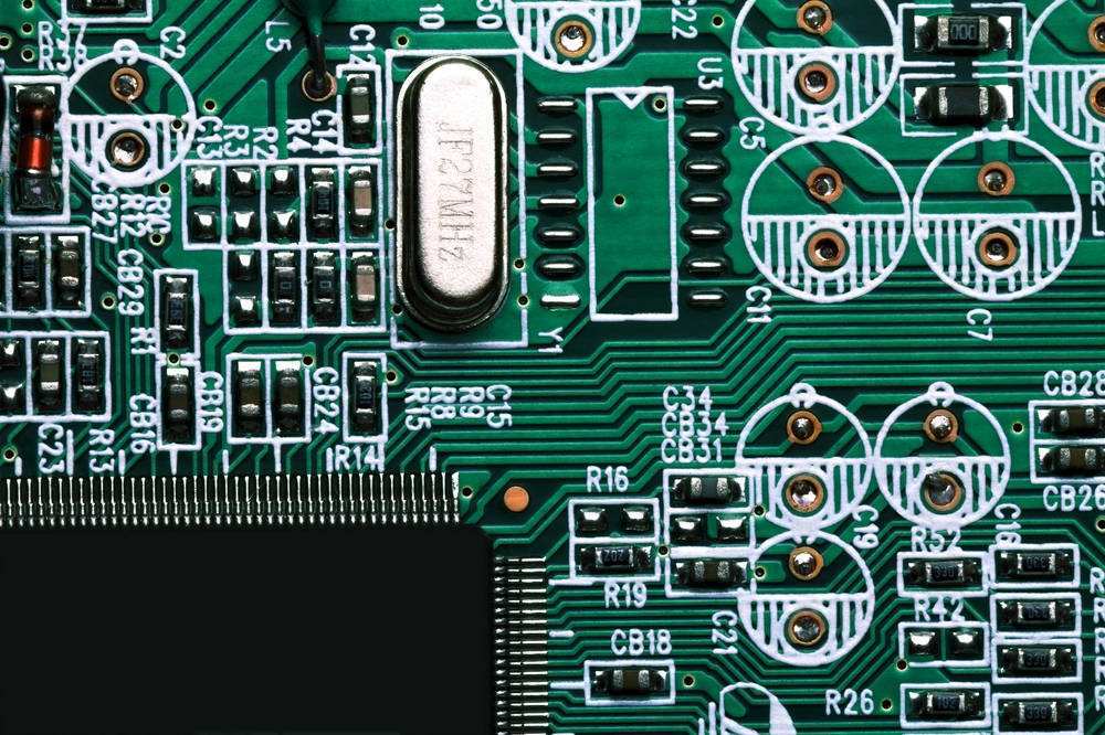 芯片:缩写为ic;一般是指集成电路的载体,是集成电路经过设计,制造