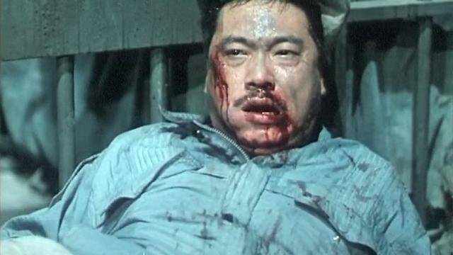 90年周星驰拍了部黑帮电影,港版《老炮儿》,之后便开始演喜剧_柯俊雄