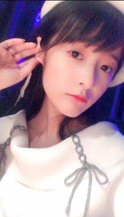 还记得《长江7号》中周星驰儿子周小狄吗?如今长成了大美女_徐娇