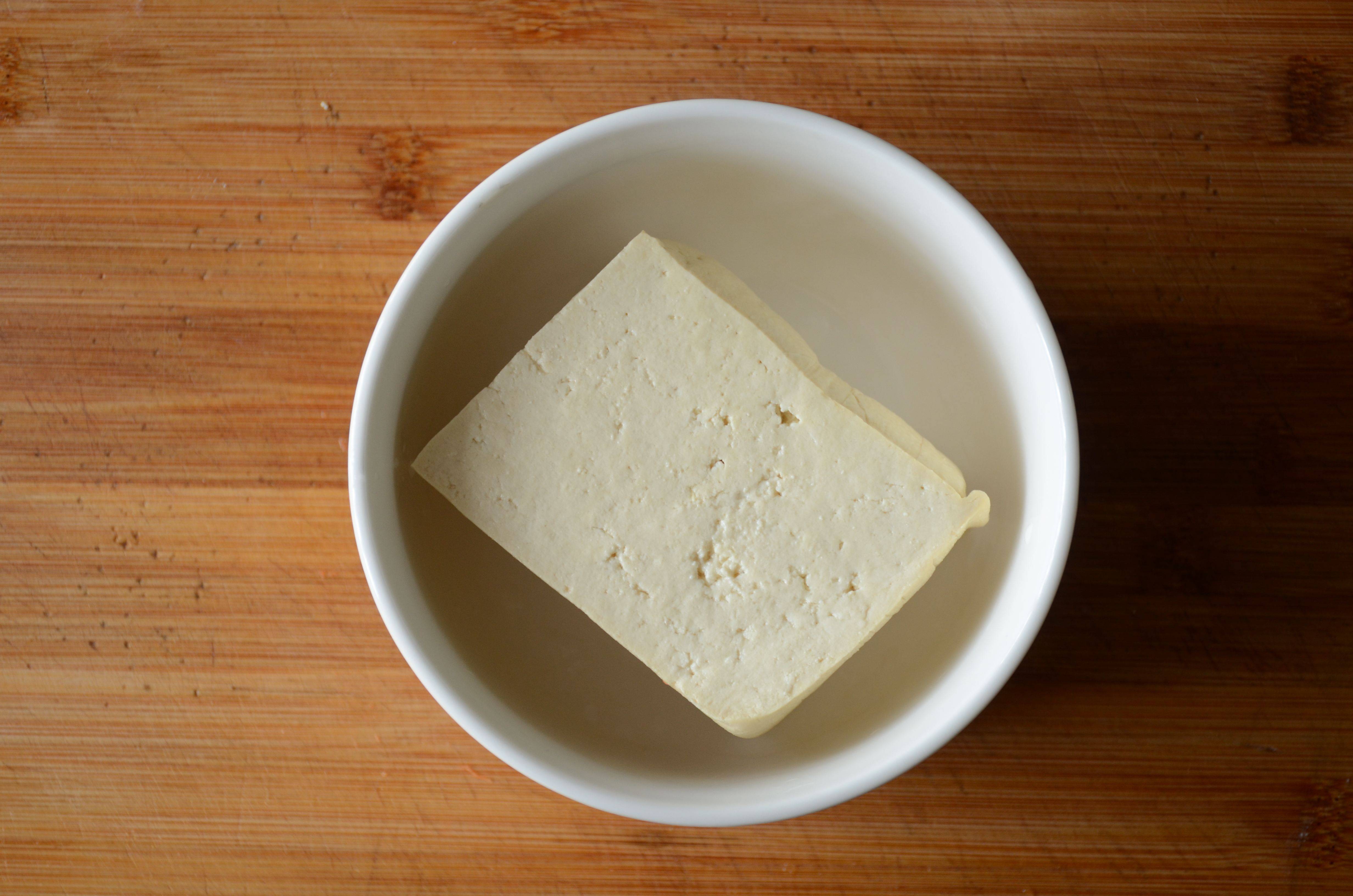 不会做早餐?用一块豆腐做蔬菜饼,软嫩鲜香,十分钟能烙一盘