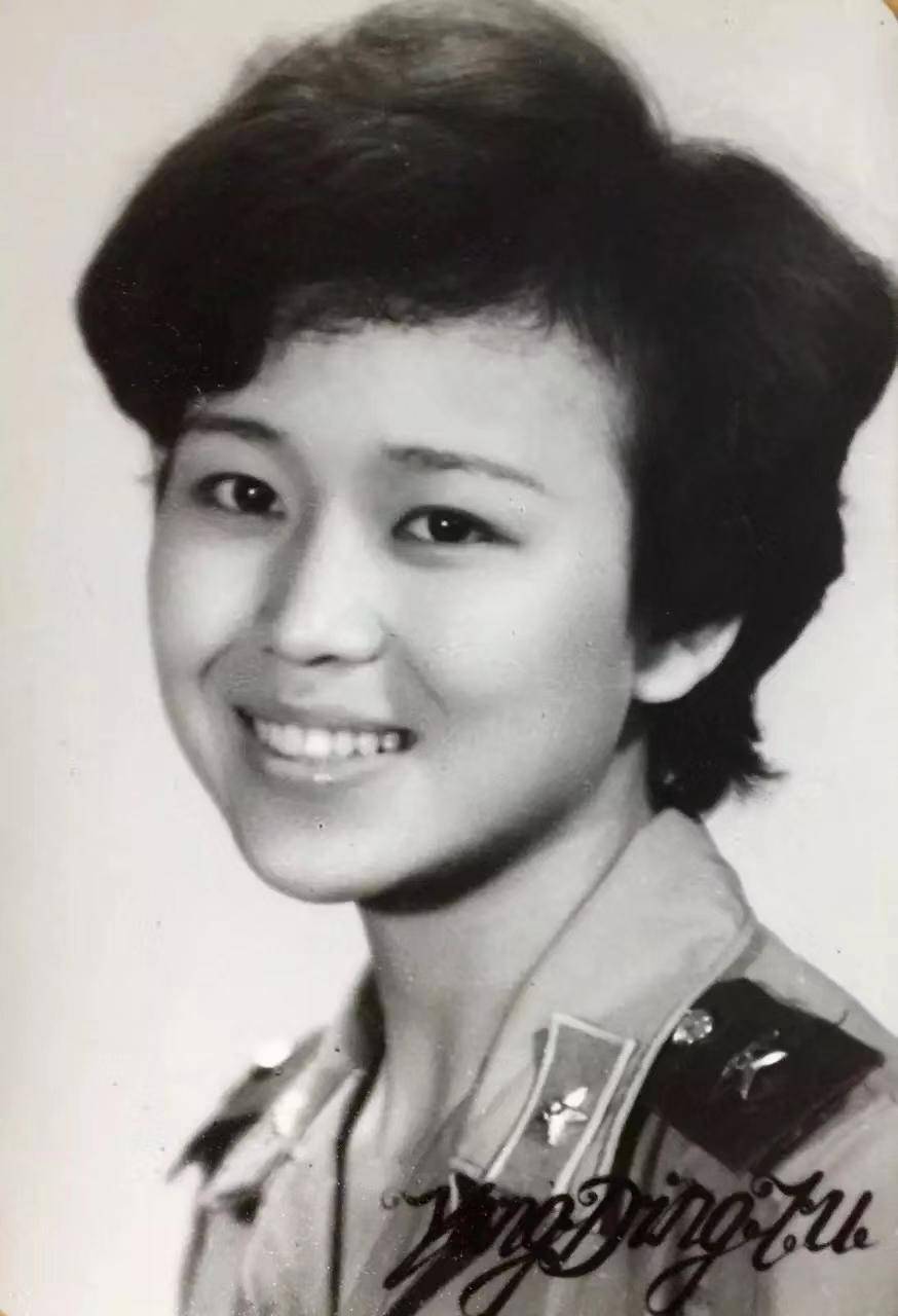 老山作战,有人找关系调离前线,17岁女兵"走后门"上战场_手机搜狐网