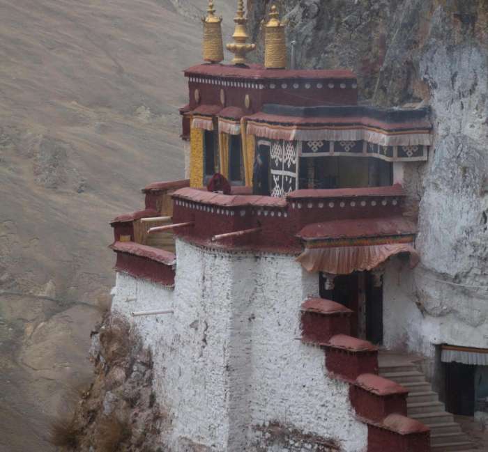 世界上最惊险的寺庙,建在900多米悬崖上,严禁普通人进和拍照