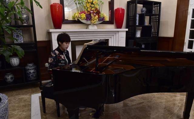 原创国乒奥运冠军郭跃晒毕业照正式成为清华硕士30岁已住上豪宅