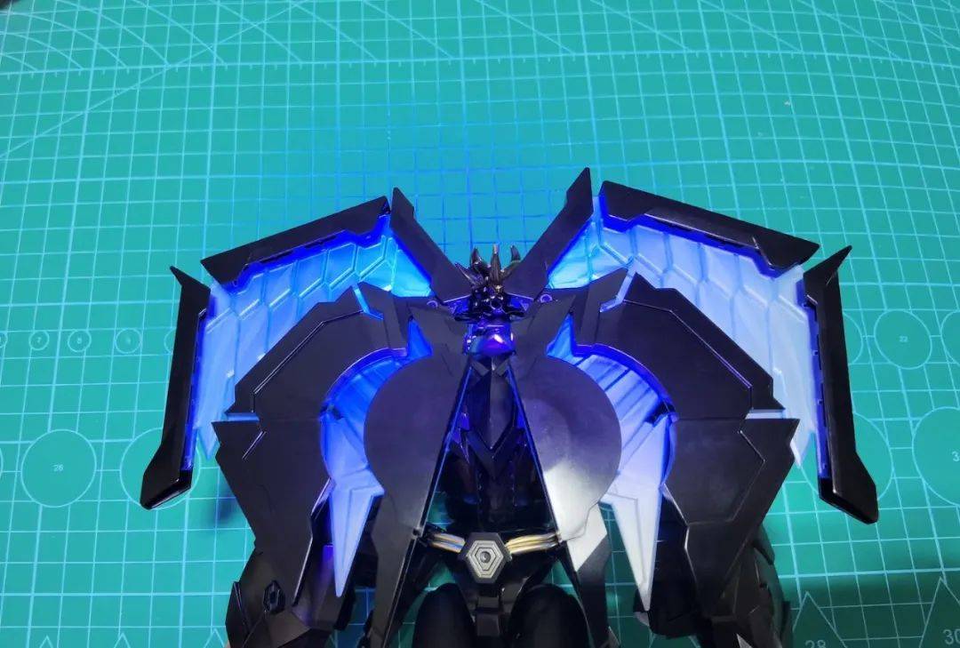 欣赏:数码宝贝,黑化战斗暴龙