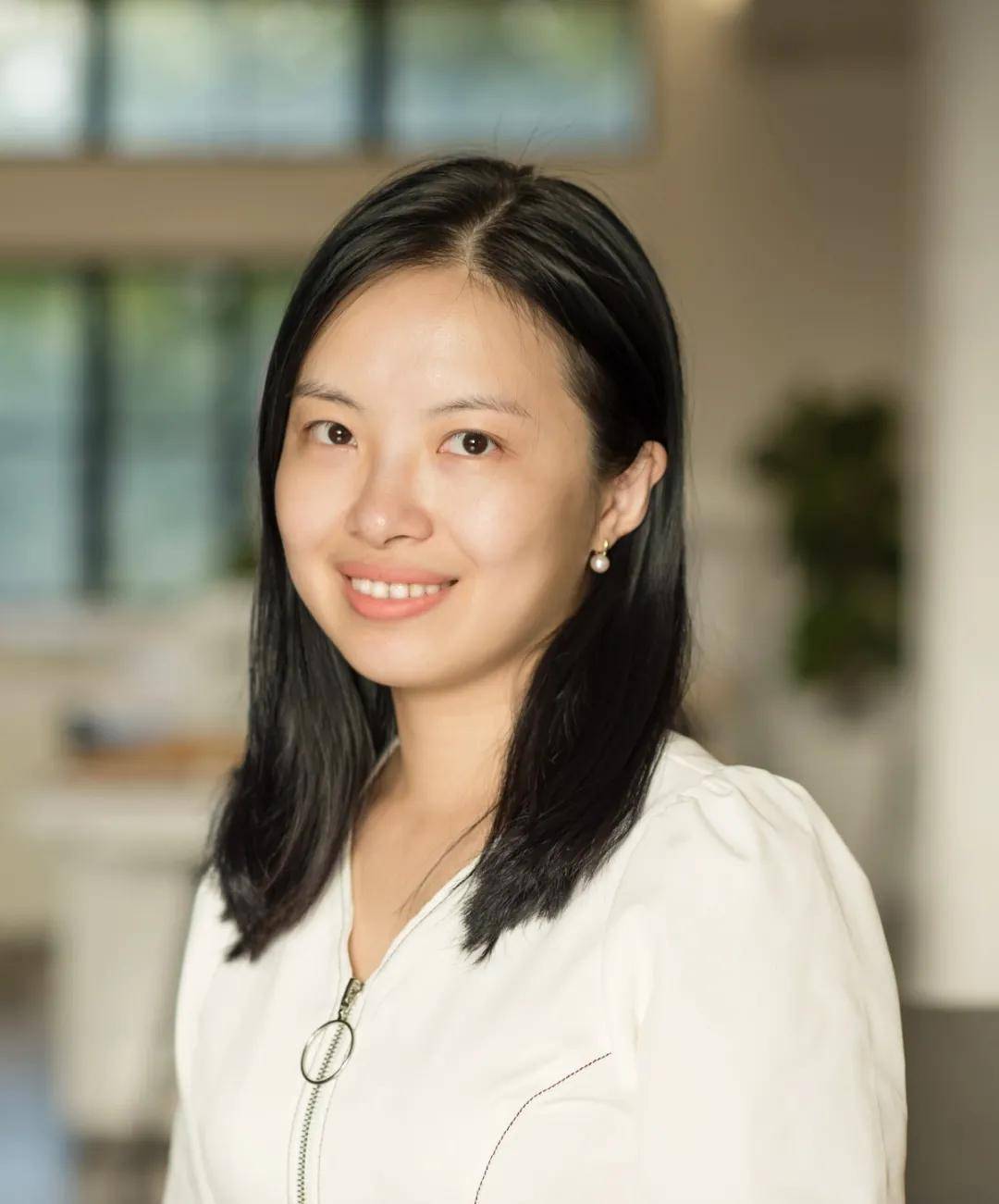 林婧非常喜爱上海这个她出生并长大的城市.