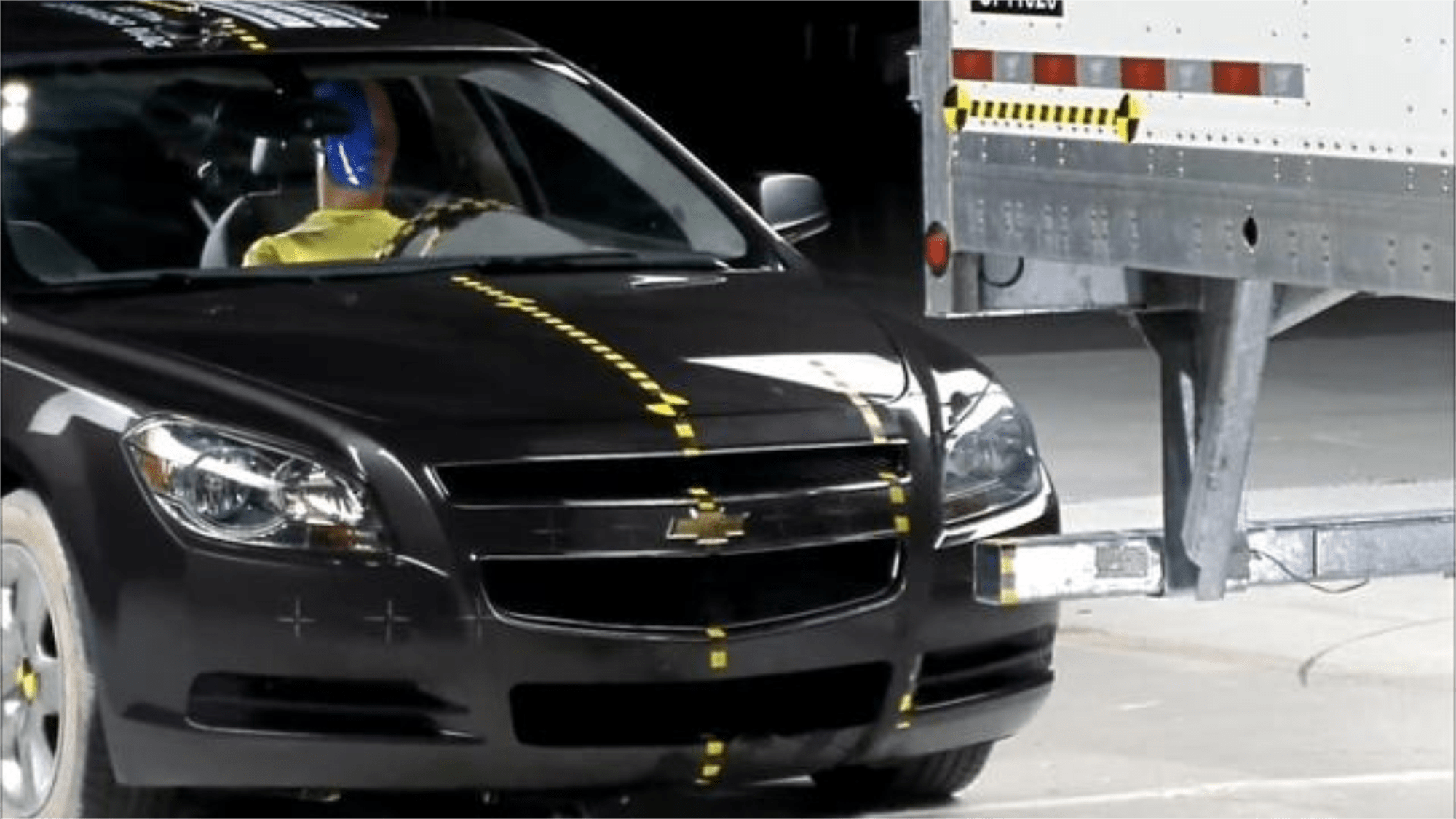 上海宝杨路严重追尾事故哈弗h6司机不幸当场身亡