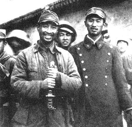 高材生,在黄埔军校,他就已经名满天下了,尤其是他那双腿,比蒋先云的笔