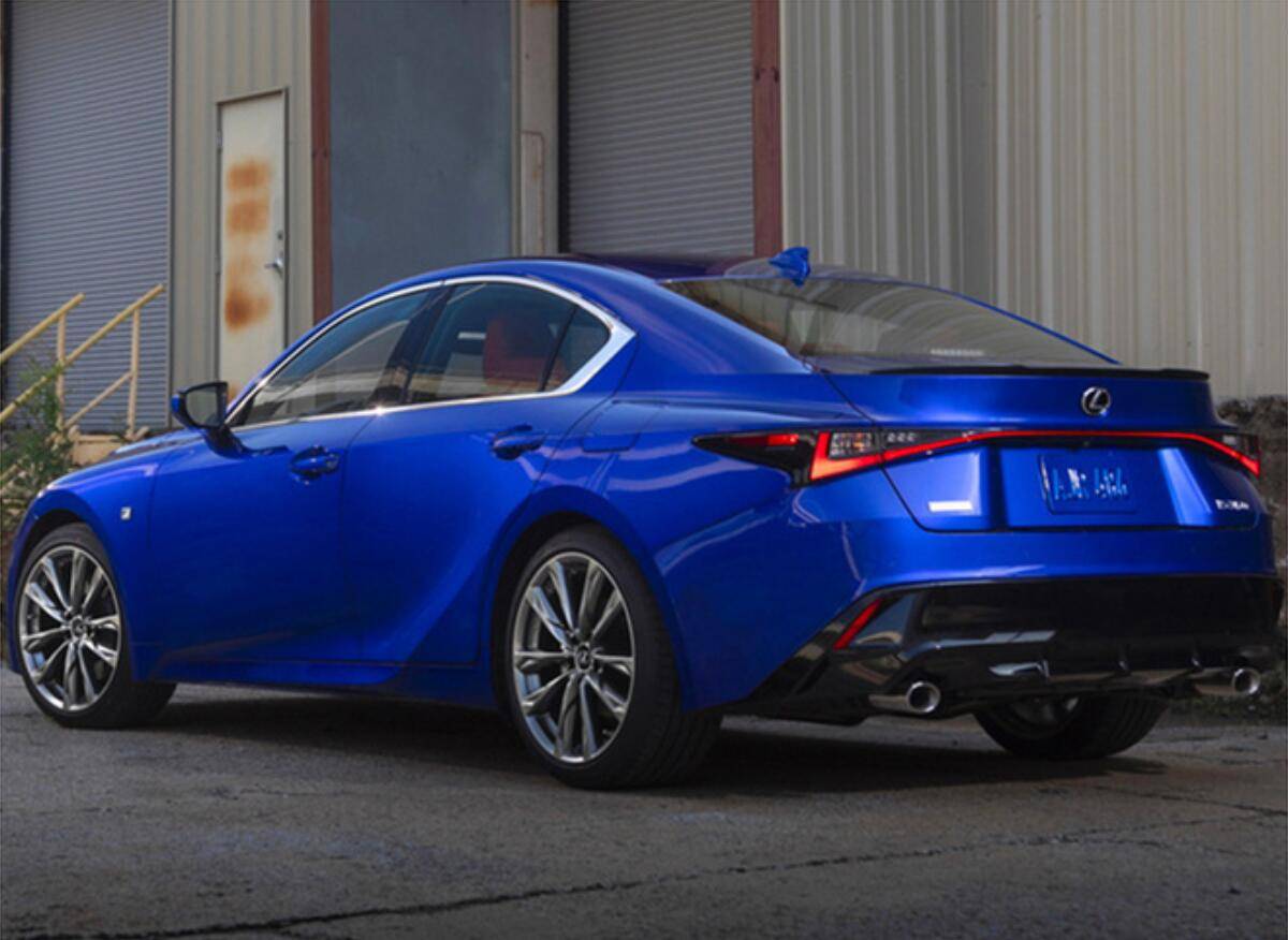 雷克萨斯新款is实拍曝光可选35lv6发动机