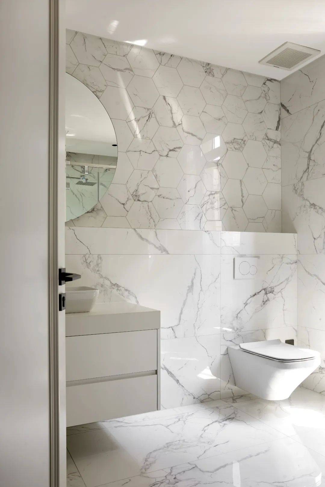 花了600多万买鱼肚白来装修的别墅长什么样子