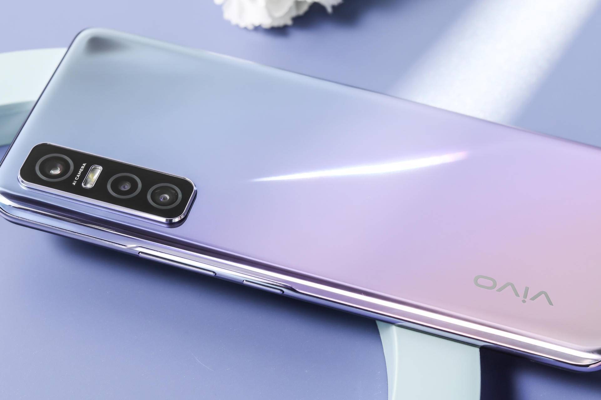 高颜值外观全方位发展的5g新机vivoy73s实力不俗