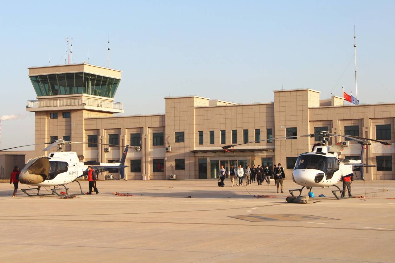 沧州中捷机场迎来首航直升机进行飞行员培训