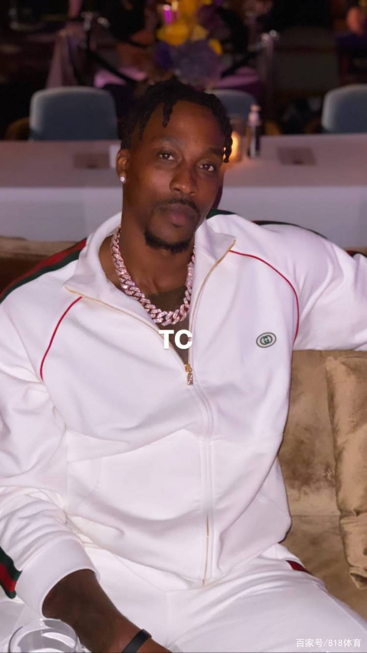 原创人生赢家!34岁霍华德携23岁女友亮相,1米73wnba控卫绝配2米11魔兽