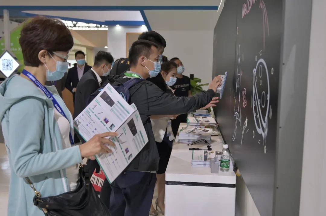 倡导健康护眼，海信教育今日亮相第78届中国教育装备展示会！