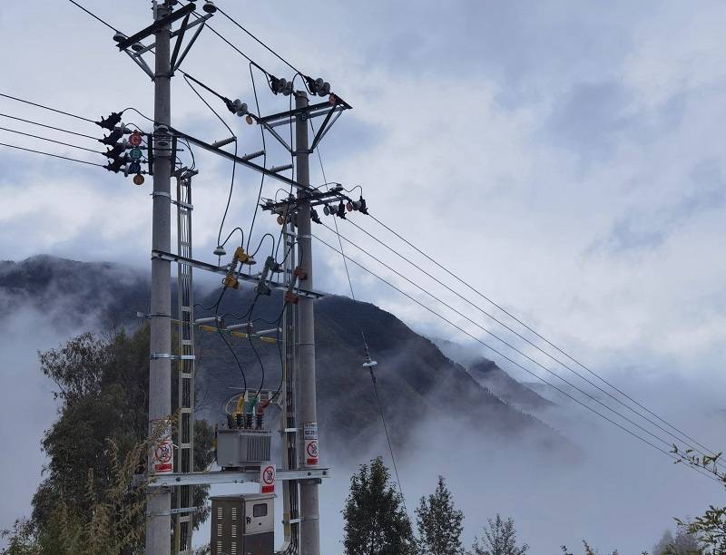 凹黑村提前实现村村通动力电.责任编辑:周忠群