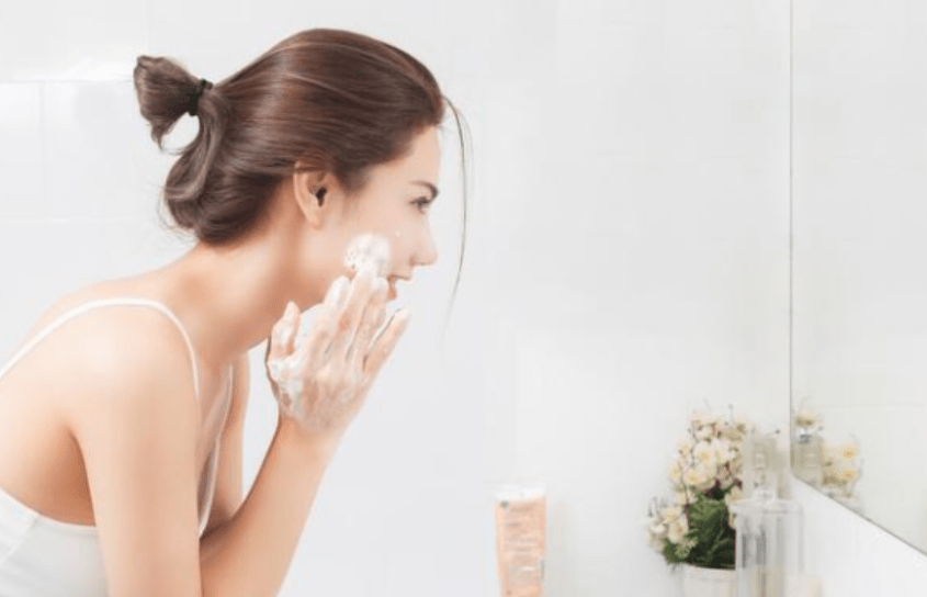 皮肤暗沉粗糙原来是保养不到位罗丽芬芙蓉霜教您肌肤细腻光滑