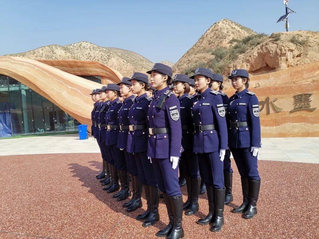 精神| 黄河风情线景区女子巡逻队亮相兰州水墨丹霞旅游景区_手机搜狐