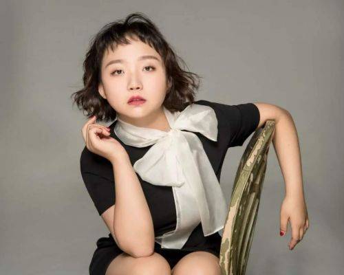 辣目洋子从小网红到演员的距离不是靠颜值就能填补的