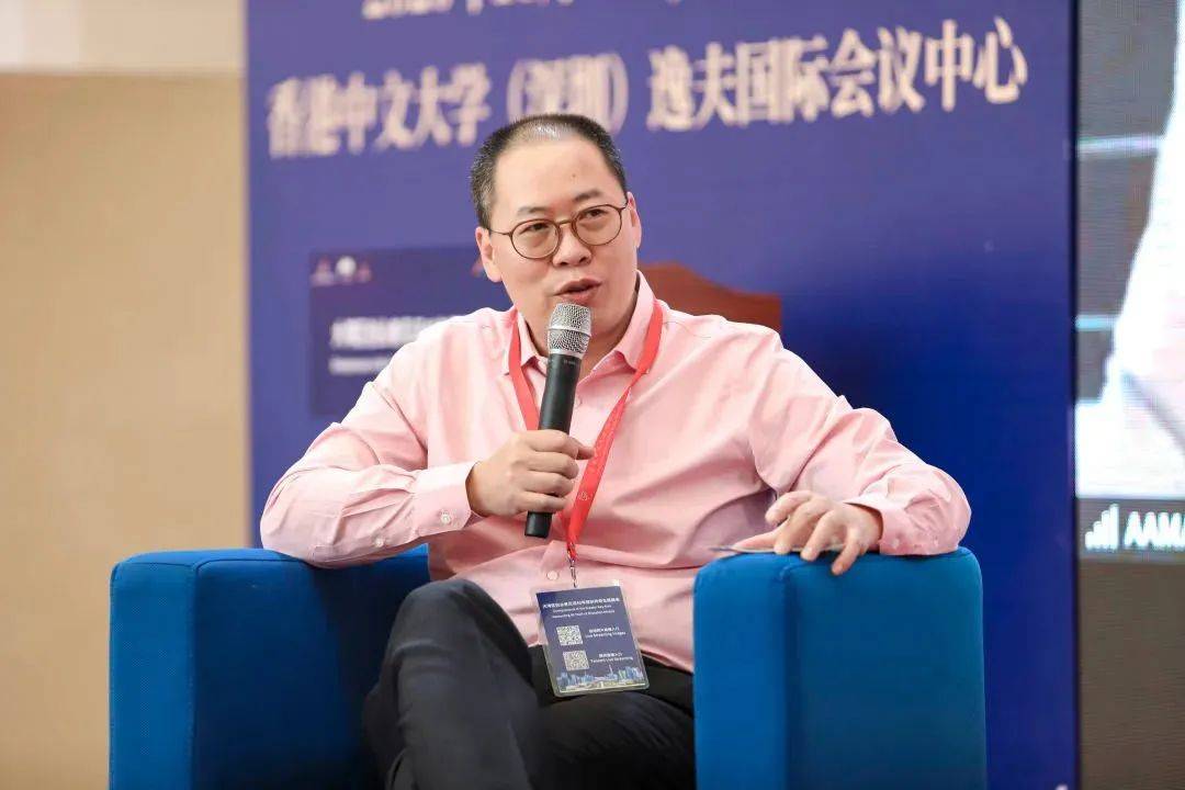 袁远先生,周飞先生,郭玮强先生,刘达文先生就各自的创业体验展开交流