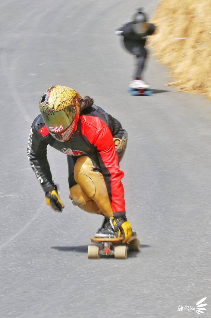 中国天柱山2020木风长板轮滑速降赛开幕