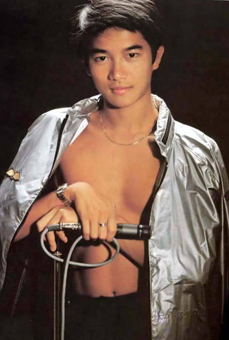 张国荣曾为他做配,何超琼爱他入骨,却在35岁因舆论服药自杀