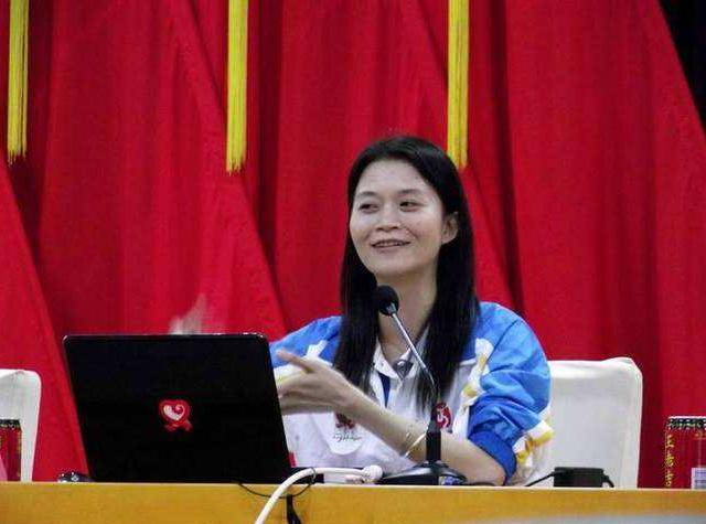 放弃华为百万年薪,韦慧晓在34岁参军,成为海军第一位女副舰长