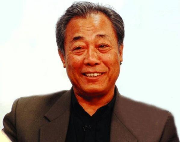 他是国家一级演员,为妻儿隐退十年,61岁演《潜伏》出名!_冯恩