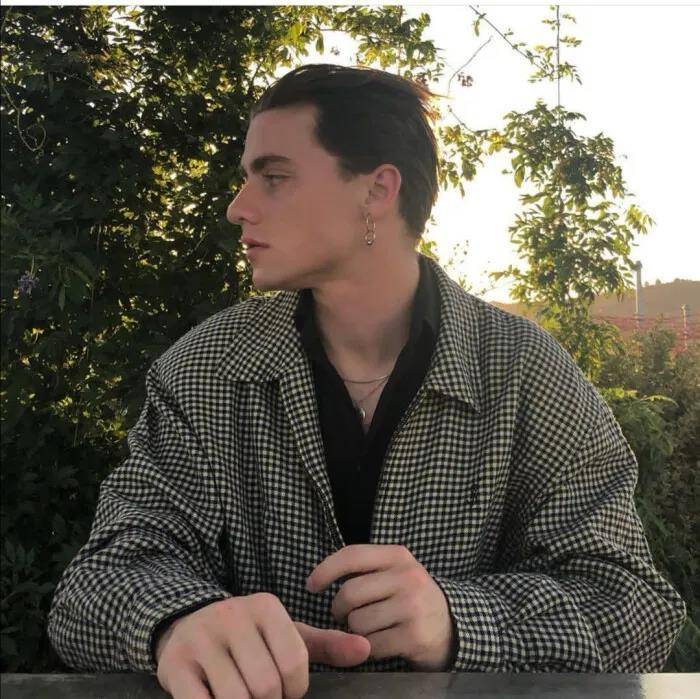 超酷欧美男生头像第一次读就被惊艳到了的句子