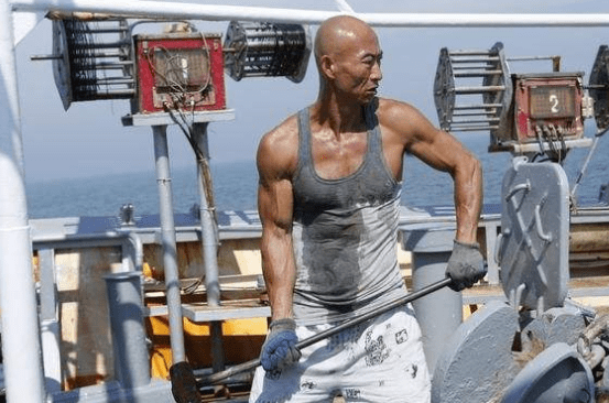 国内男明星的肌肉还得靠这群年过50岁的老戏骨顶着