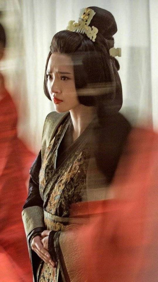 古装剧10个美绝人寰的皇后造型!唐嫣华丽,江疏影优雅,杨幂霸气