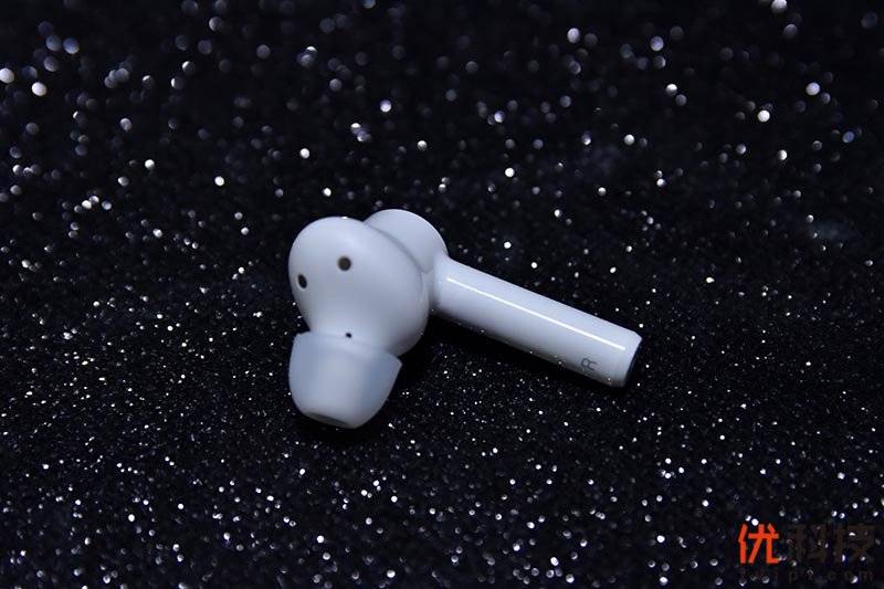 沉浸低音超长续航一加budsz耳机优科技体验评测
