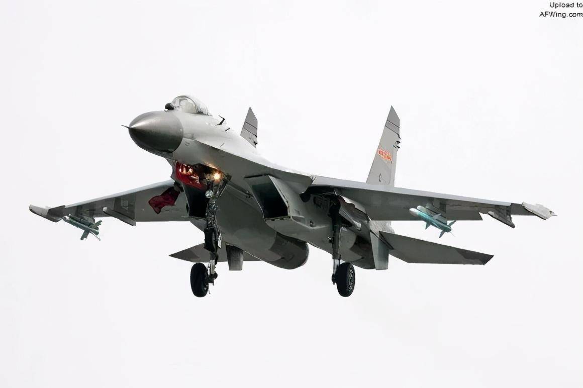 央视再曝光白头歼11b未来歼11b型将承担何重任