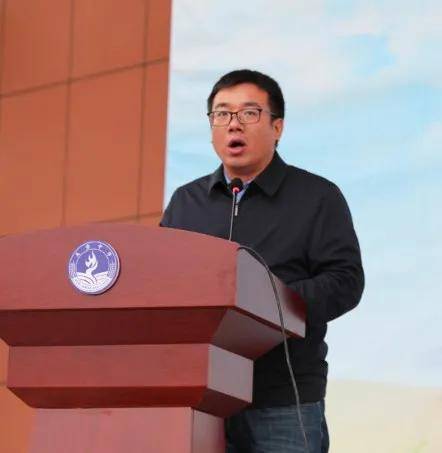 恰同学少年点燃激情逐梦赛场吴堡中学第一届田径运动会开幕