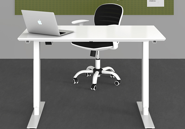 升降办公桌长期久坐工作者的福音让办公姿势更自由