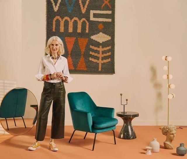 sylviane degunst的穿搭里,充满了各种潮流的元素.