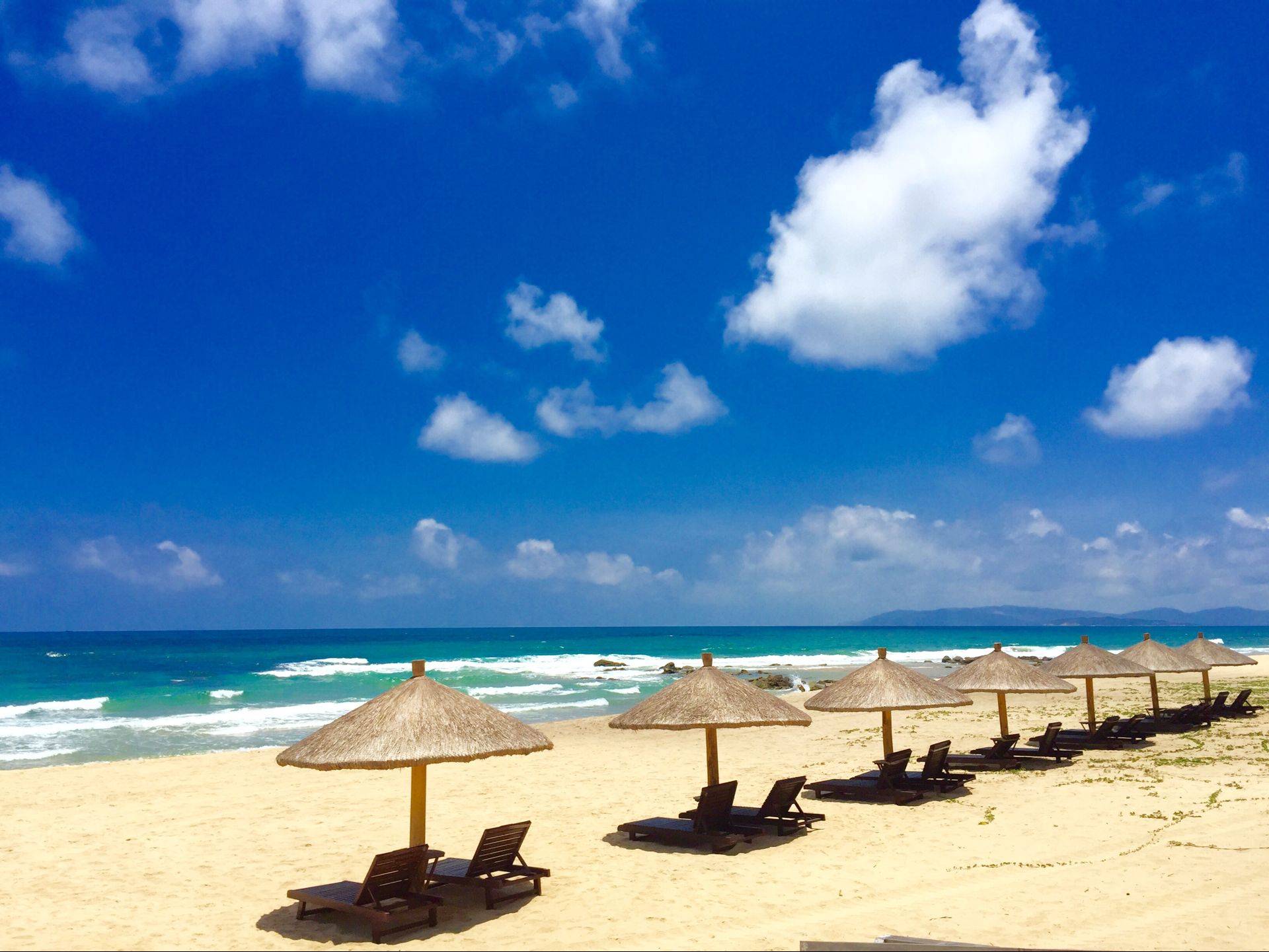 阳光,沙滩,海浪,椰树等海南风光在这里完美体现