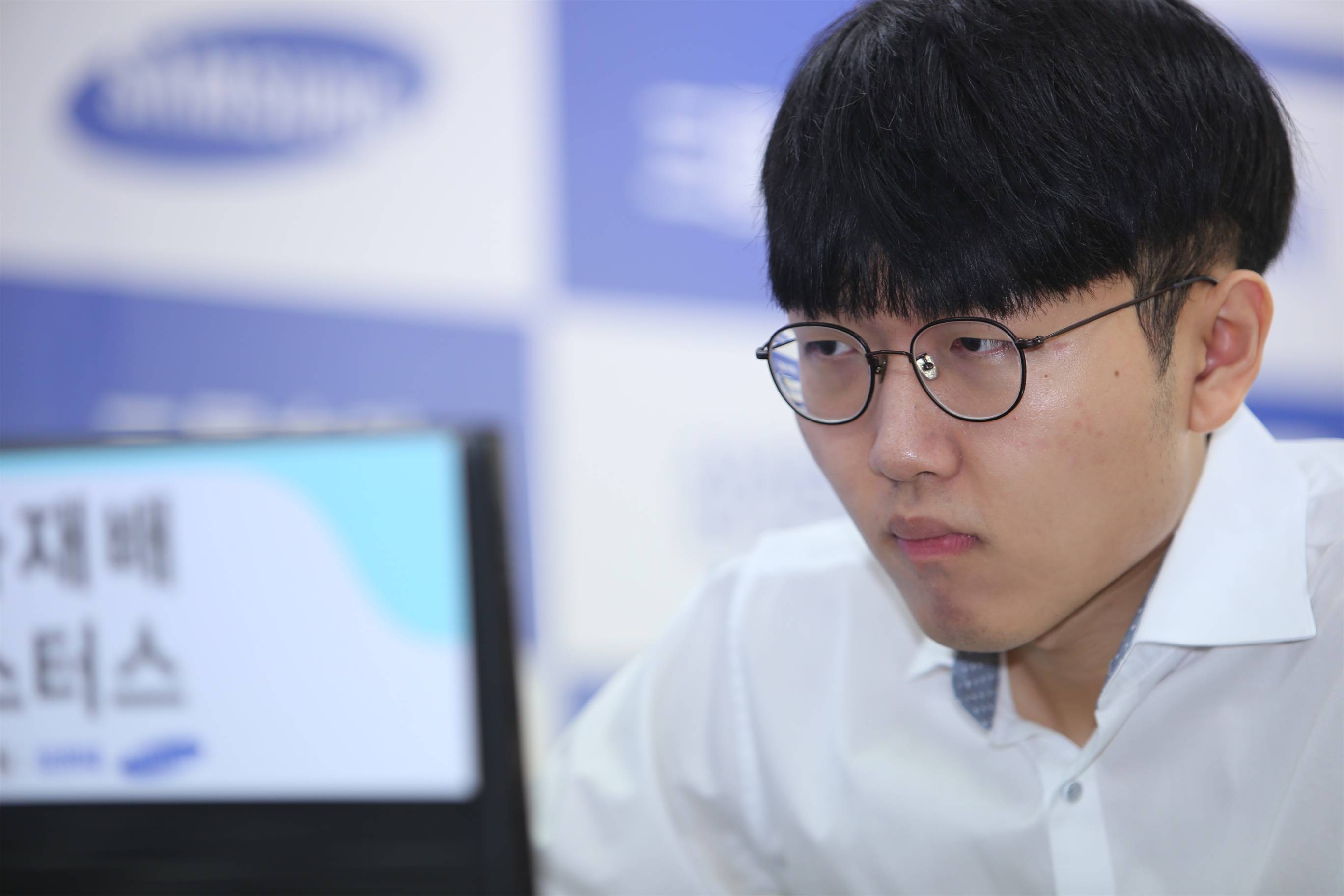 快讯:三星杯决赛首局 申真谞出现"滑标"!_手机搜狐网