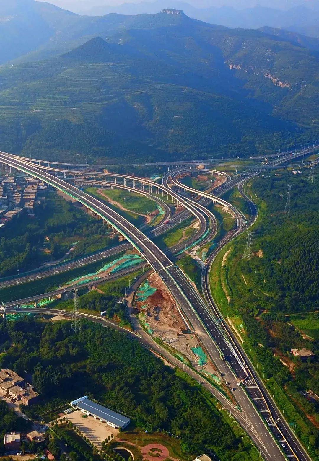 济泰高速今日开通!过了中午12点你就能开车上去爽啦!