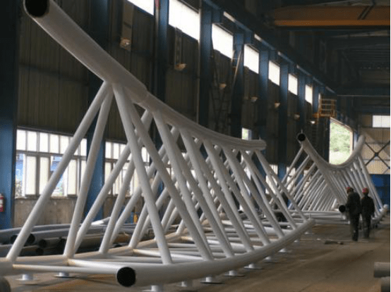 跨度60米拱形管桁架图图片