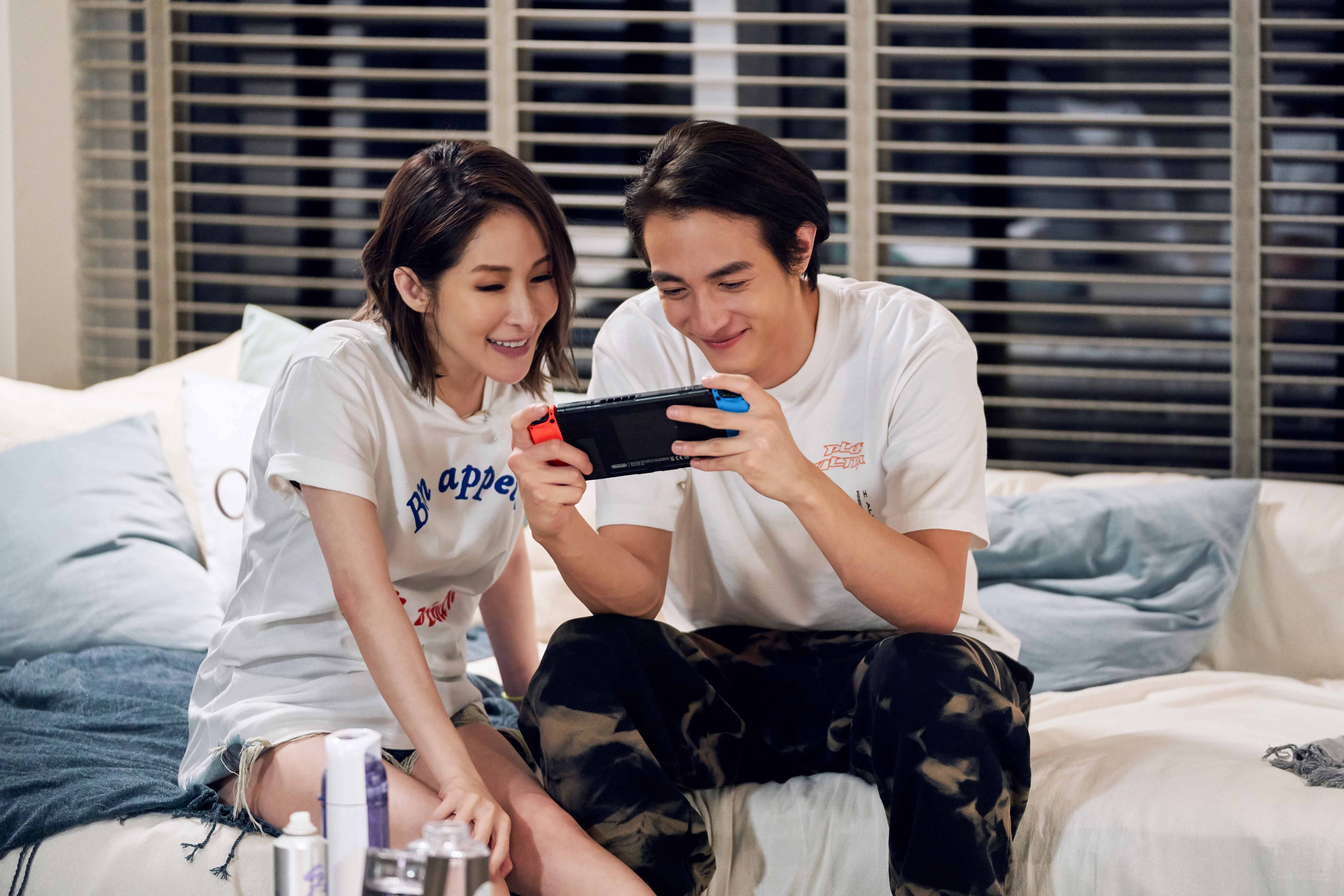 《女儿3》黄皓喂食萧亚轩画面高甜 额头一吻深情浪漫