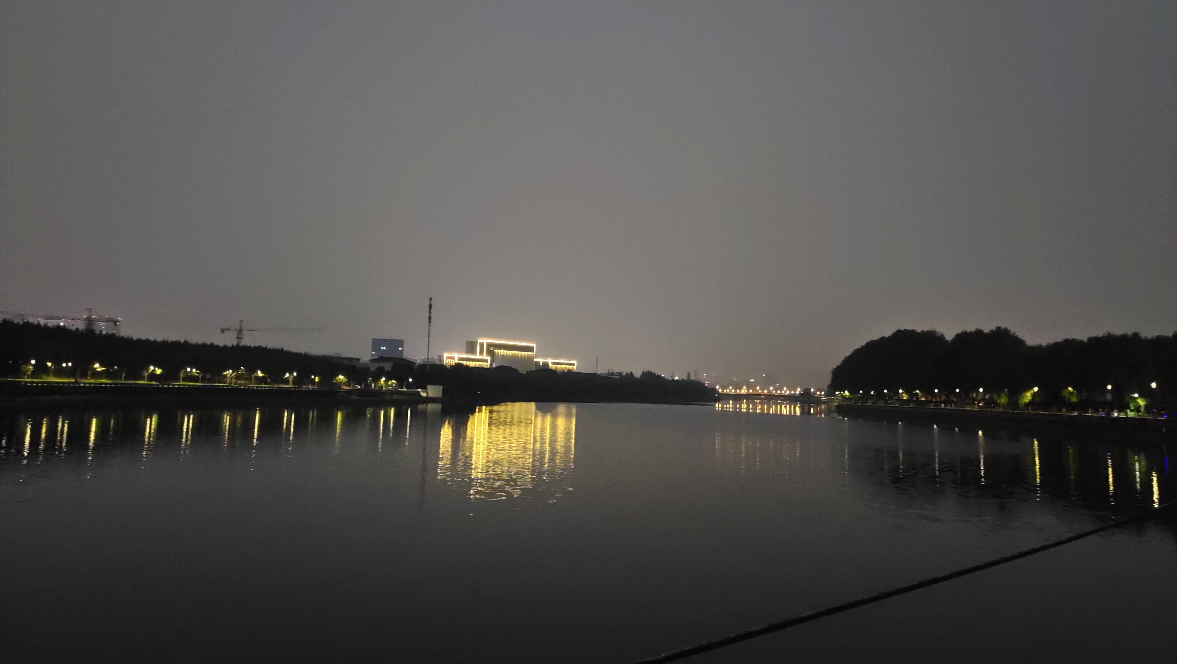 浙江义乌钓鱼矶公园历史久远景色宜人两岸夜色灯火阑珊