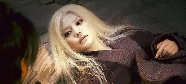 唐嫣,鞠婧祎,宋茜,谁的白发造型戳到了你的心?_周迅