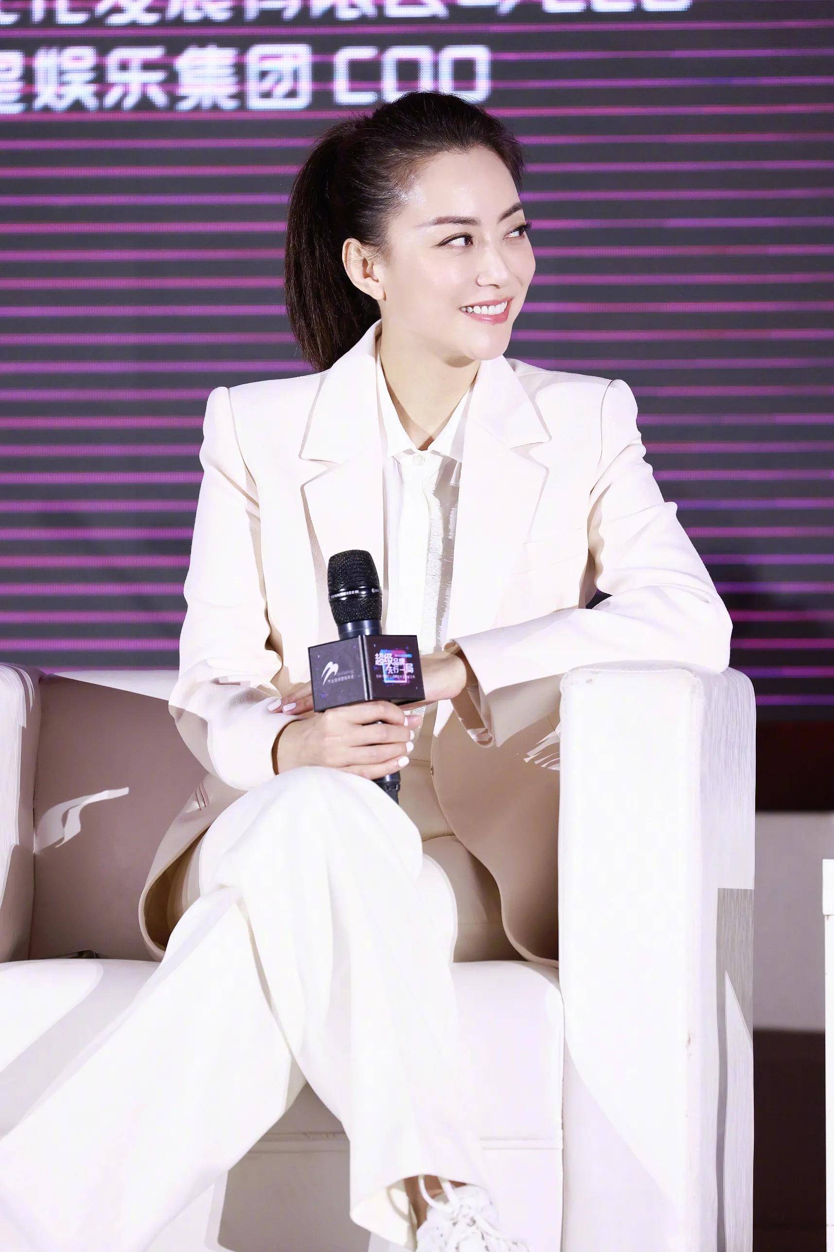 香港英皇娱乐集团coo霍汶希与双滋传媒总部ceo杨光友好见面_手机搜狐