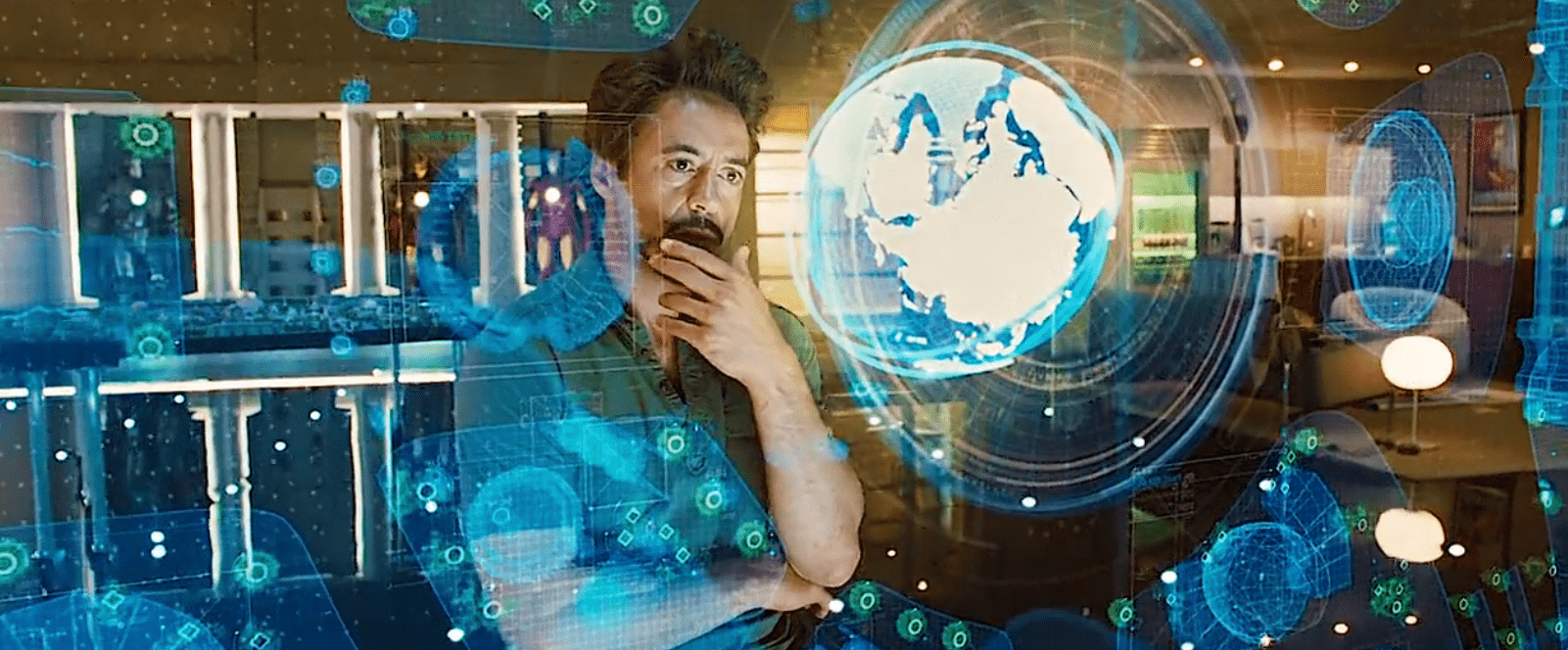 还记得钢铁侠在地下室的实验室中对他父亲留下的早期斯塔克工业博览会