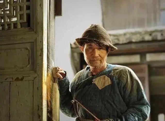 鲁迅好友"少年闰土"晚年没钱治病逝世,后代过的如何?