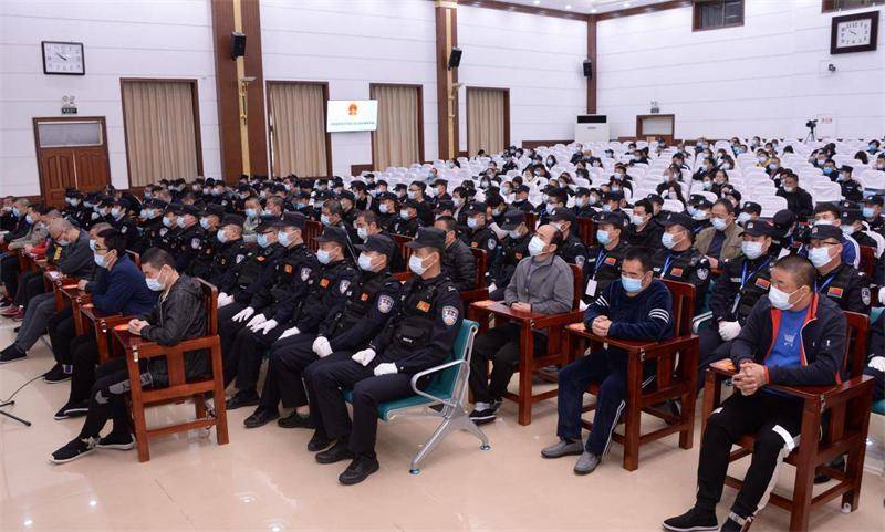 河南鹤壁中院公开开庭审理牛某阿等42人涉黑案